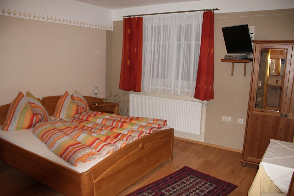 Апартаменты Haus Resi Staatz Номер фото